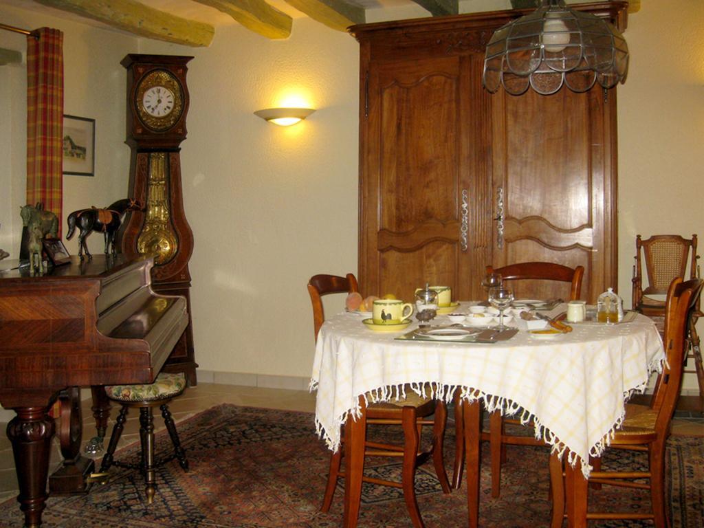 La Butte De Gohier Bed & Breakfast Blaison Exterior photo